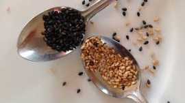 A Comparison of Hulled and Unhulled Sesame Seeds, Arbon